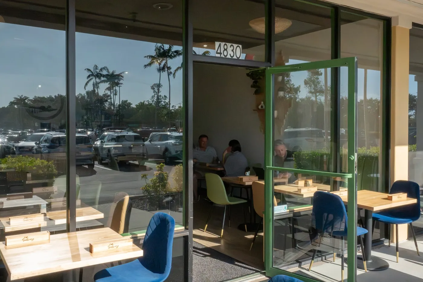 Cafe Seabreeze seating by the front windows